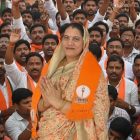 मीरा–भाईंदर महानगरपालिका चुनाव 2026 प्रभाग 2 (क) शिवसेना (उद्धव बालासाहेब ठाकरे) – श्रीमती नूतन भरत सिंह ठाकुर सदैव जनसेवा और समाजसेवा कार्य करते रहती हैं।